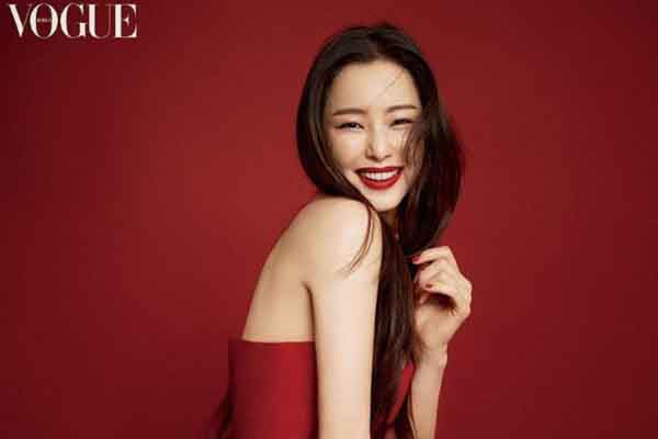 Nhan sắc rạng ngời của ‘hoa hậu đẹp nhất Hàn Quốc’ Honey Lee