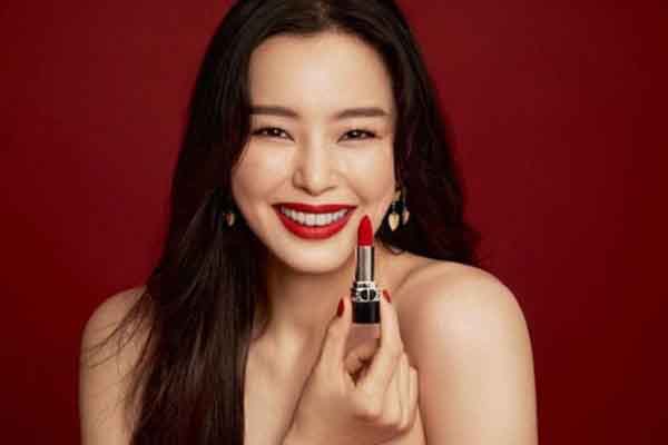 ‘Hoa hậu đẹp nhất Hàn Quốc’ từng bị chỉ trích vì nhan sắc khác biệt