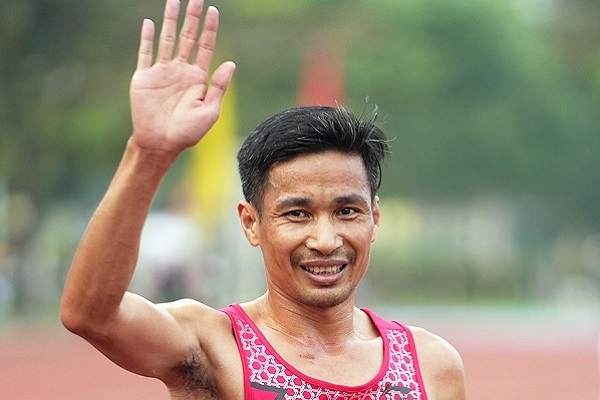 Nguyễn Văn Lai giành huy chương vàng điền kinh quốc gia ở tuổi 37