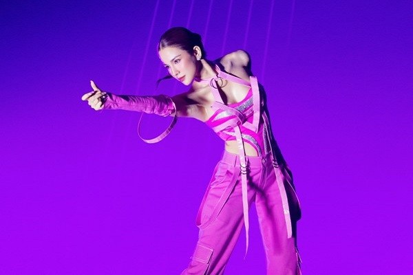Diệp Lâm Anh khoe vũ đạo ấn tượng khiến dàn 'Chị đẹp' phải trầm trồ