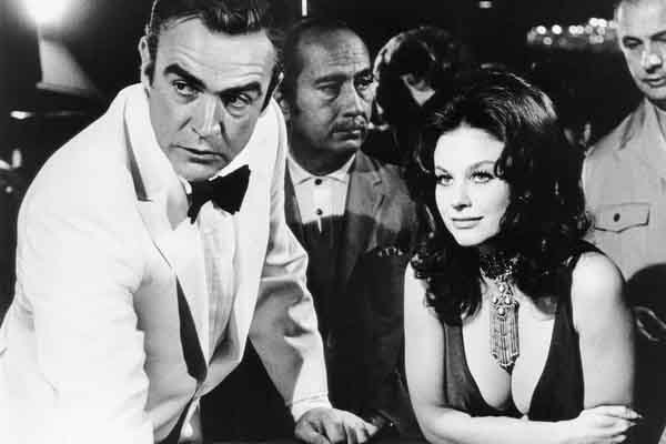 ‘Bond girl’ Lana Wood trải lòng về mối tình vụng trộm với Sean Connery