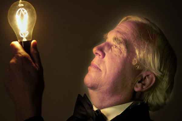 Khám phá: Những câu chuyện bất ngờ về cuộc đời Thomas Edison