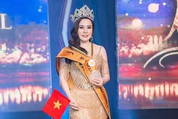 Phan Kim Oanh lộng lẫy đăng quang Mrs Grand International 2022
