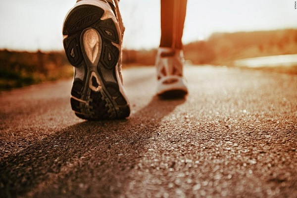 Đi bộ 4.000 bước mỗi ngày có thể giảm nguy cơ tử vong do nhiều nguyên nhân
