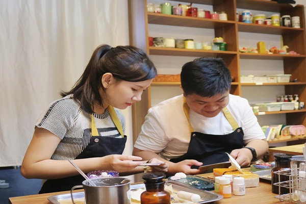 Tại sao sau giờ làm, người trẻ Sài Gòn 'không về nhà'?