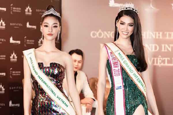 Kiều Loan trao lại 'sash' cho Ngọc Thảo - đại diện Việt Nam thi Miss Grand International 2020
