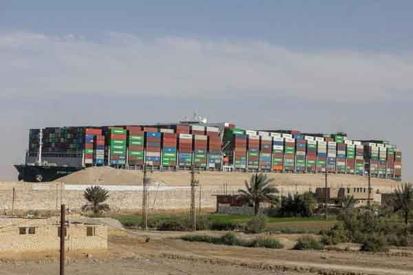 Ai Cập tạm giữ siêu tàu Ever Given vì chủ sở hữu từ chối trả 900 triệu USD bồi thường