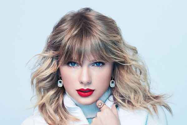 Taylor Swift lập kỳ tích khủng với album tái bản Fearless