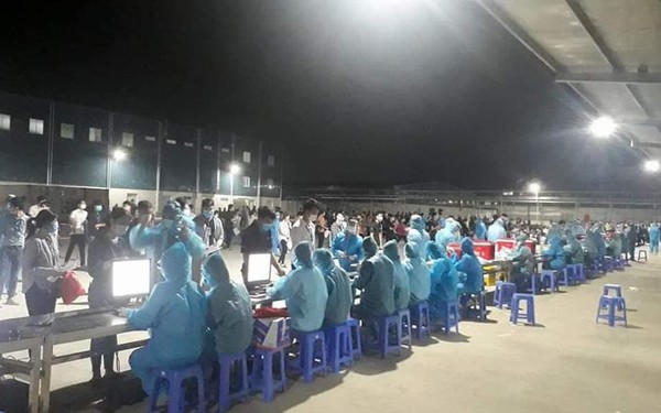 Bắc Giang đưa 2.800 công nhân ra khỏi ổ dịch