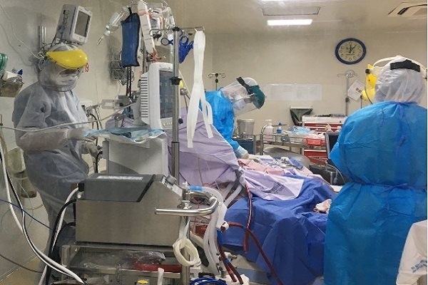 TP.HCM: Bệnh nhân mắc COVID-19 tử vong trên đường chuyển viện