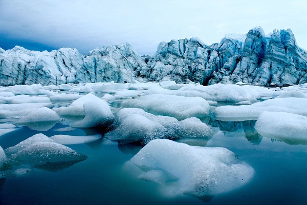Sông băng tan chảy giải phóng hàng trăm tấn vi khuẩn ra bên ngoài