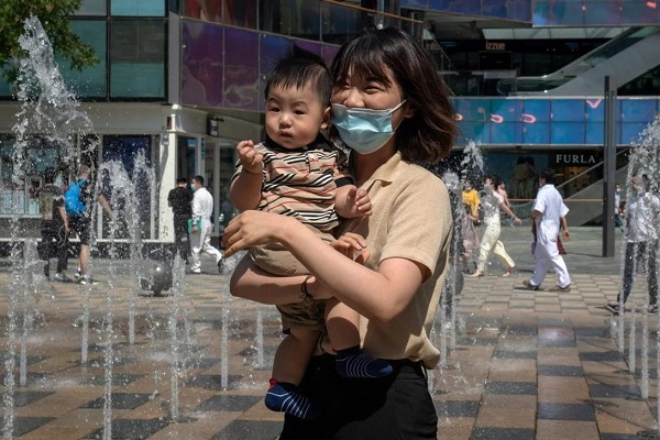 Chuyện lạ kỳ khi Chính phủ gọi điện giục sinh con tại Trung quốc