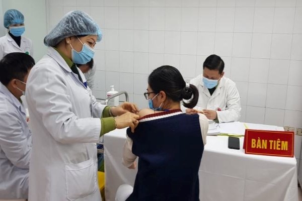 Hơn 10.000 người được tiêm vaccine phòng COVID-19 tại Việt Nam