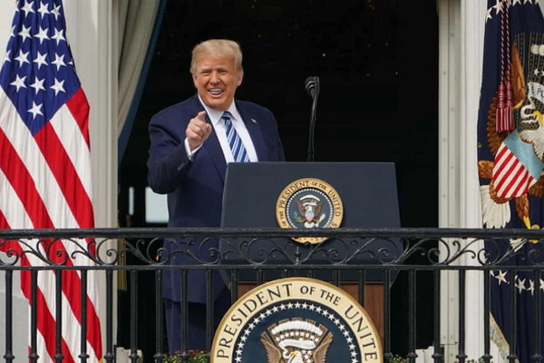 Tổng thống Trump tuyên bố đã 'miễn dịch' với COVID-19