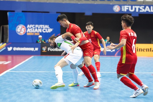 HLV Iran bất ngờ vì thắng đậm tuyển futsal Việt Nam