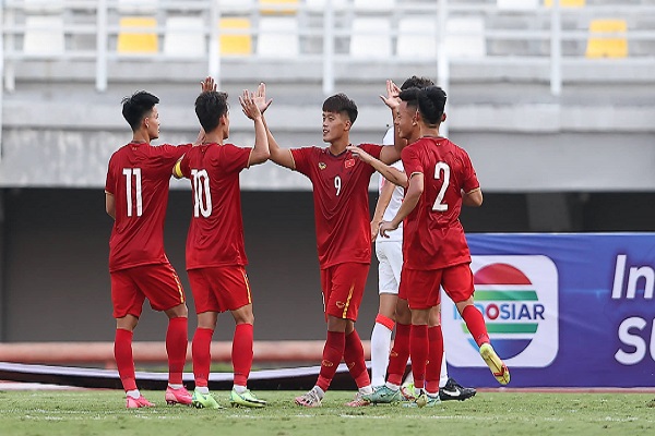U.20 Việt Nam thắng dễ trước U.20 Hong Kong trong ngày ra quân
