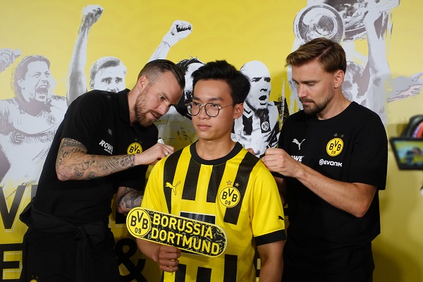 Fans Việt giao lưu với các chân sút nổi tiếng của huyền thoại Dortmund