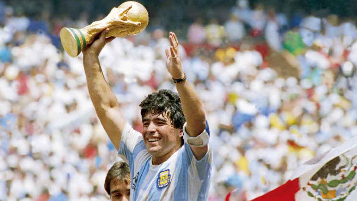 Huyền thoại Maradona qua đời, thế giới mất đi một trong những cầu thủ vĩ đại nhất