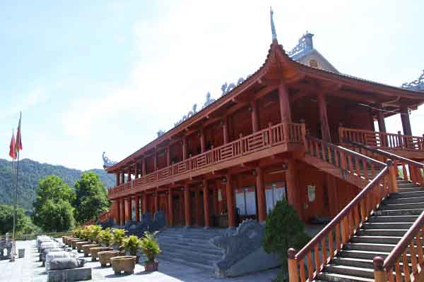 Ngôi đền tế trâu cúng thần ở miền núi Thanh Hóa