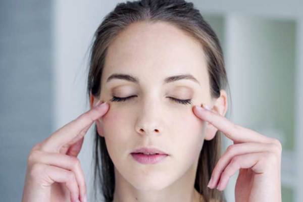 7 bài tập giúp khắc phục các tật về mắt