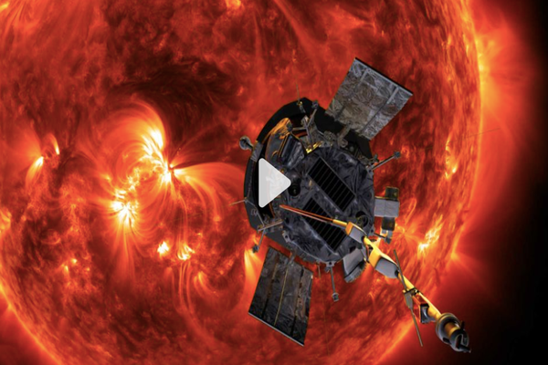 Tàu vũ trụ hoàn thành sứ mệnh đầu tiên 'chạm' và đón gió mặt trời