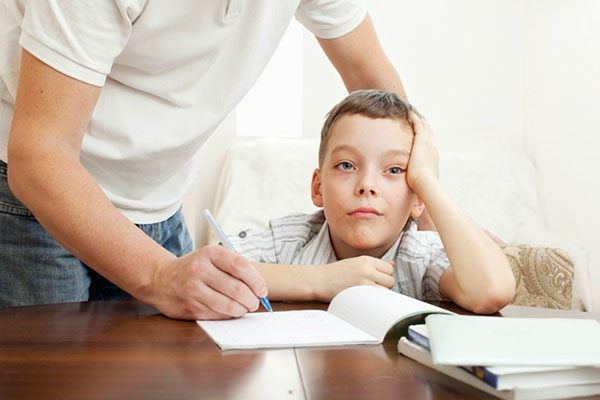 Trẻ tiếp thu chậm - Thay vì lo lắng, cha mẹ nên làm gì?
