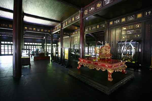 Bảo tàng cổ vật cung đình Huế