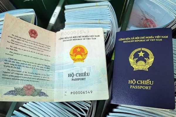 Bộ Công an sẽ in thông tin nơi sinh vào mục bị chú hộ chiếu từ ngày 15.9