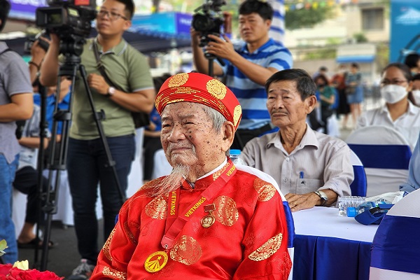 Nhà nghiên cứu 103 tuổi Nguyễn Đình Tư và bộ sách hàm chứa rất nhiều thông tin bổ ích về một vùng đất phương Nam