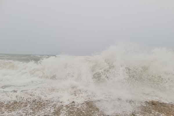 Dù siêu bão Noru nhưng 2400 ngư dân Quảng Nam vẫn ở ngoài khơi