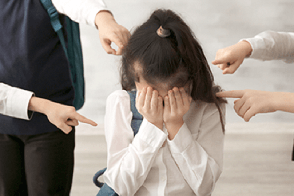 Những biểu hiện của trẻ khi bị bắt nạt và cách phòng tránh