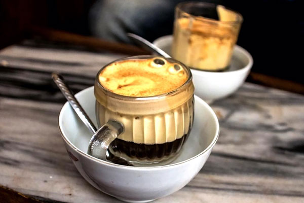 Độc đáo hương vị cà phê muối, khởi nguyên từ xứ Huế