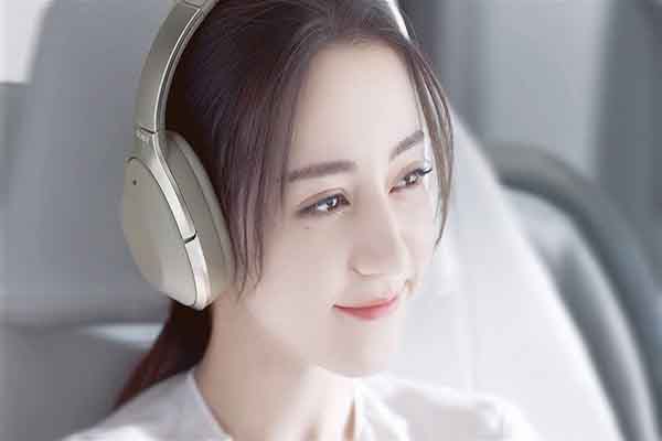 Tác hại về thính giác khi đeo tai nghe thường xuyên