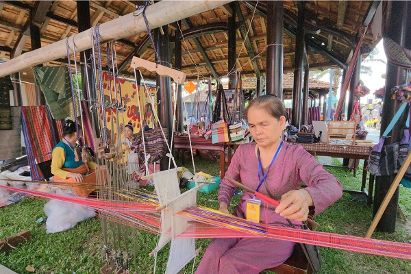 Đặc sắc làng nghề Việt tại Festival Nghề truyền thống 2023