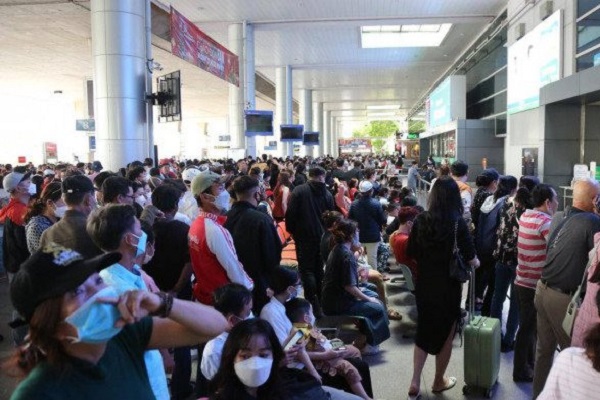 Sân bay Tân Sơn Nhất đón lượng khách quốc tế đông nhất từ sau dịch COVID-19