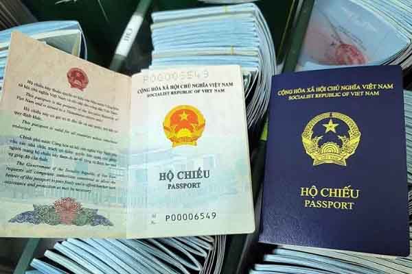 Khẩn trương nghiên cứu sửa quy định về hộ chiếu theo mẫu mới