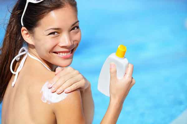 Mẹo vặt giúp bạn giữ làn da khỏe mạnh ngay cả khi thường xuyên đi ngoài trời nắng