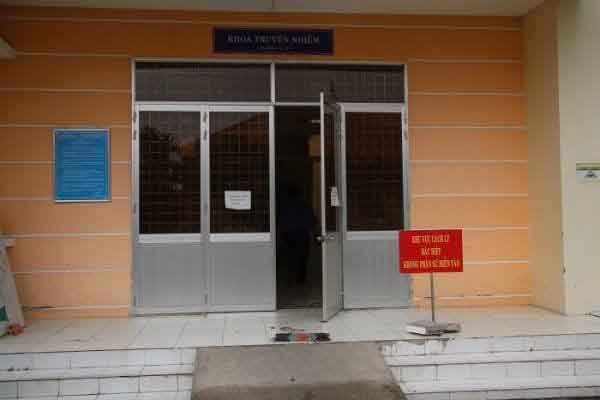 Nữ hành khách đi cùng bệnh nhân 1.440 dương tính với COVID-19