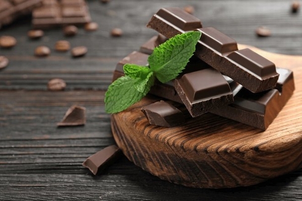 Chocolate đen và lợi ích với sức khỏe bạn nên biết