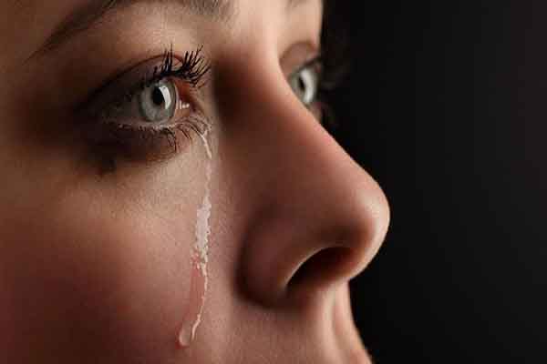Công dụng kỳ diệu của nước mắt tới sức khỏe