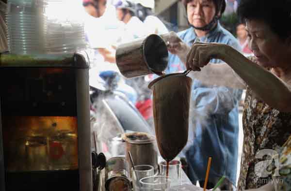 Cà phê vợt - nét đẹp của Sài Gòn