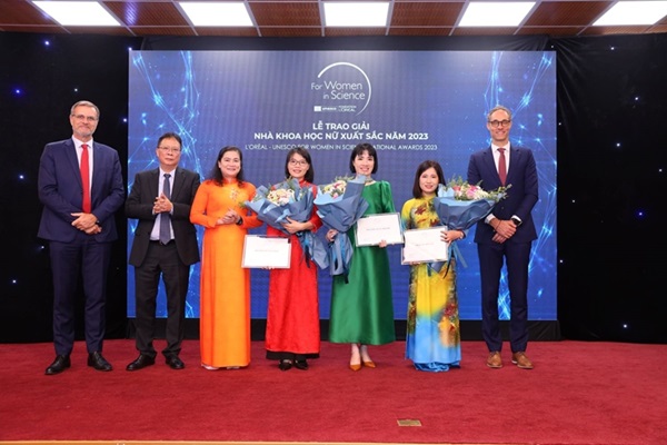 Những nhà khoa học nữ Việt Nam xuất sắc năm 2023