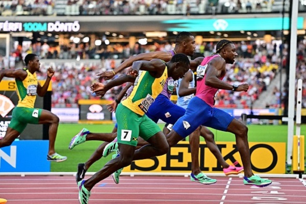 Noah Lyles trở thành người chạy nhanh nhất thế giới ở cự ly 100m