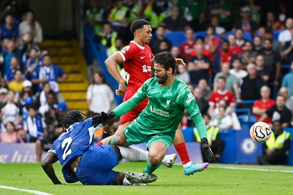 Chelsea và Liverpool bất phân thắng bại trong trận ra quân Ngoại hạng Anh