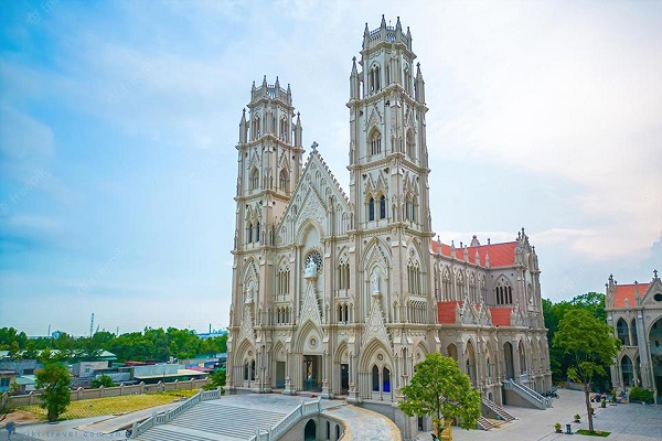 Kiến trúc Gothic trong thánh đường đẹp tựa Châu Âu tại Bà Rịa Vũng Tàu