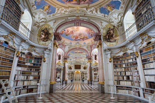 Khám phá kiến trúc độc đáo của thư viện đẹp như tranh tại Áo