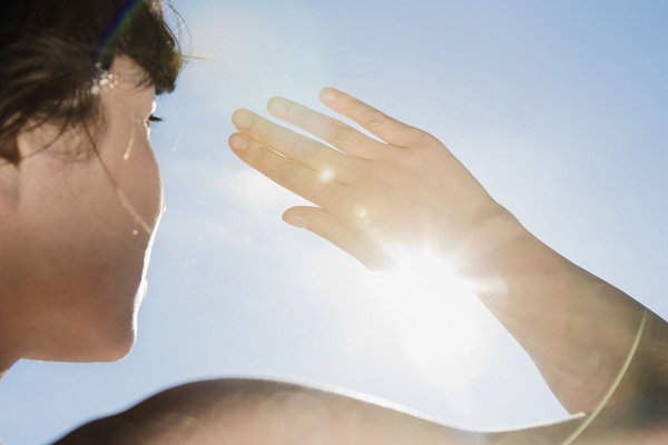 Bảo vệ da và mắt trước chỉ số tia cực tím tăng cao