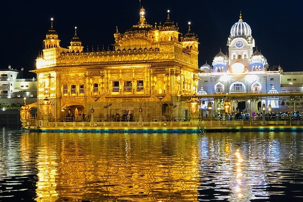 Khám phá ngôi đền vàng nổi tiếng thế giới tại Ấn Độ
