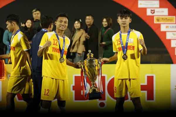 Cùng U.21 Hà Nội trở thành nhà vô địch, Trần Văn Thắng nỗ lực để được gọi lên đội 1
