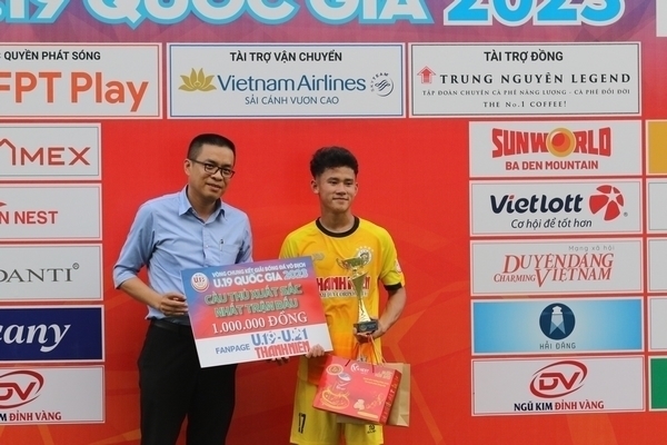 VCK U.19 Quốc gia 2023: Lê Văn Quang Duyệt ‘mở màn’ nhận giải Cầu thủ xuất sắc nhất trận 